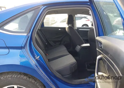 2024 Volkswagen Jetta 1.5T S z USA, uszkodzony, nr VIN 3VW4M7BUXRM016311